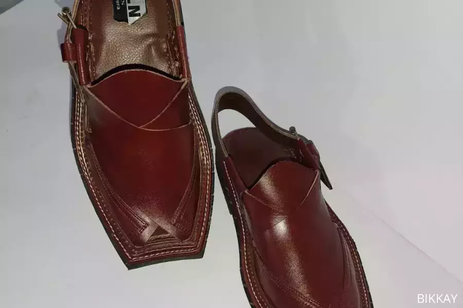 Men’s Brown Leather Chappal – Traditional Comfort, Modern Look