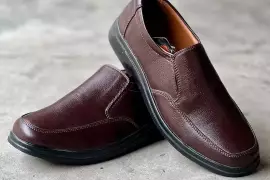 Men’s Leather Walking Shoes – Skechers-Inspired Comfort & Durability