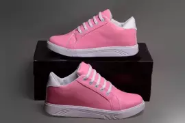 Lightweight Women’s Sneakers – Perfect for Walking & Casual Outfits