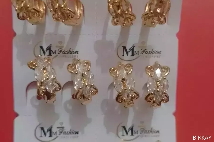 Antique Plated Artificial Stones Earrings / Free Shipping, Pakistan, PKR 635