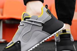 2024 Trendy Men's Sneakers - Durable, Non-Slip, Comfort Fit for All Seasons, Jhelum