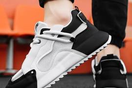 2024 Trendy Men's Sneakers - Durable, Non-Slip, Comfort Fit for All Seasons, Jhelum