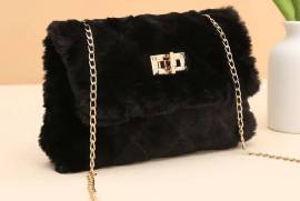 Casual Faux Fur Crossbody Bag with Chain Strap and Turn-Lock Closure, Lightweight Solid Color Messenger Shoulder Bag with Nylon Lining, Removable Strap – Fashionable Fluffy Soft Bag for Women, Jhelum