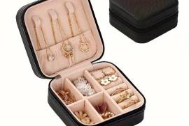 1pc Travel Jewelry Box - Portable Organizer For Rings, Earrings, Necklaces, And Bracelets - Perfect Gift For Women, Jhelum